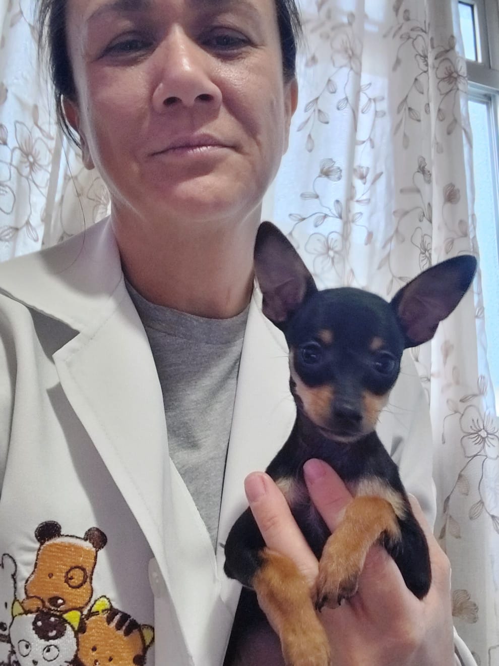 Dra. Patrícia Wong com um pet