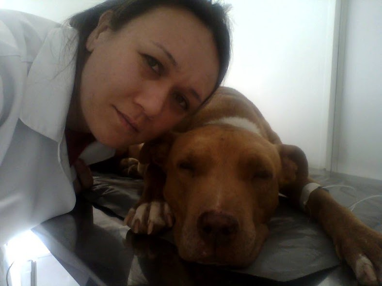 Dra. Patrícia Wong com um pet